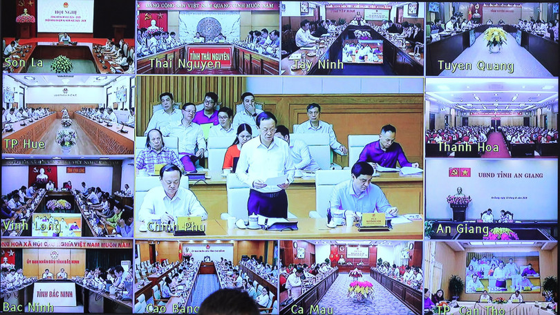 The Ministry of Education and Training held a training conference on implementing education management according to two-level local government for more than 50,000 people nationwide. (Photo: PV/Vietnam+) Bộ Giáo dục và Đào tạo đã tổ chức Hội nghị tập huấn thực hiện quản lý giáo dục theo chính quyền địa phương 2 cấp cho hơn 50.000 người trên cả nước. (Ảnh: PV/Vietnam+)