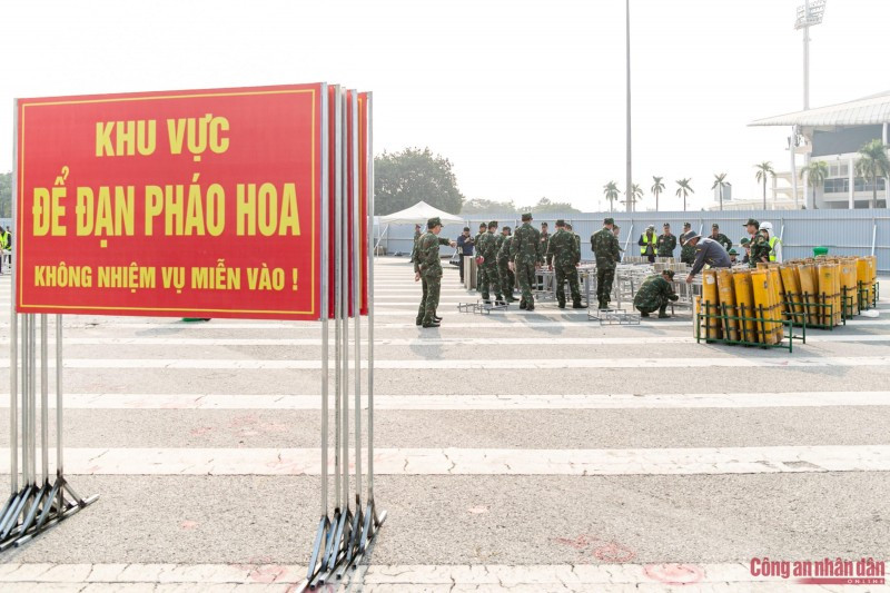 Theo kế hoạch, chương trình bắn pháo hoa dự kiến diễn ra trong khoảng 30 phút, bắt đầu từ 20h10 ngày 23/1, đúng theo kịch bản tổng thể của Chương trình nghệ thuật đặc biệt chào mừng thành công Đại hội XIV của Đảng.