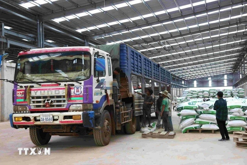 Hoạt động tại một nhà xưởng sản xuất ở tỉnh Kratie (Campuchia). (Ảnh minh họa: Huỳnh Thảo/TTXVN) bien-gioi-campuchia-thai-lan.jpg