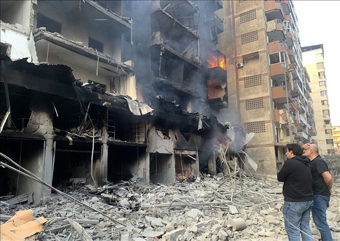 Những tòa nhà bị phá hủy sau các cuộc không kích của Israel xuống ngoại ô phía Nam Beirut, Liban ngày 9/11/2024. Ảnh: THX/TTXVN Những tòa nhà bị phá hủy sau các cuộc không kích của Israel xuống ngoại ô phía Nam Beirut, Liban ngày 9/11/2024. Ảnh: THX/TTXVN
