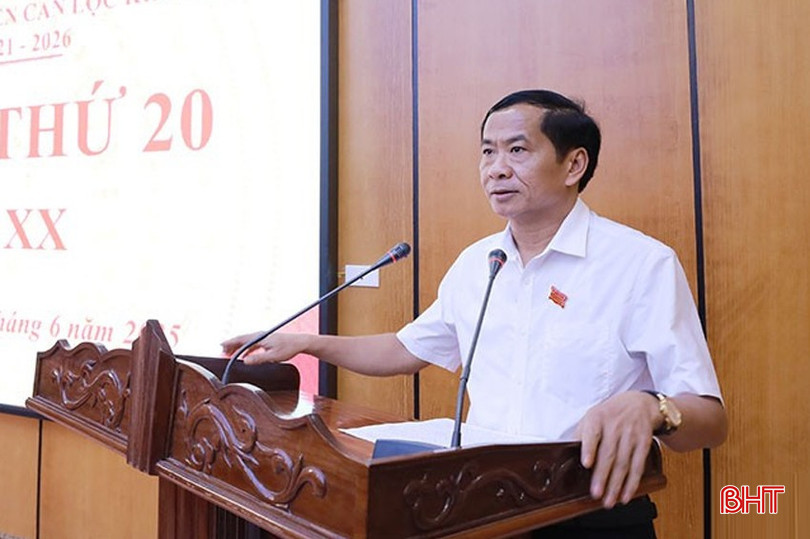 Chủ tịch UBND huyện Võ Xuân Linh phát biểu tại kỳ họp. bqbht_br_vo-xuan-linh.jpg
