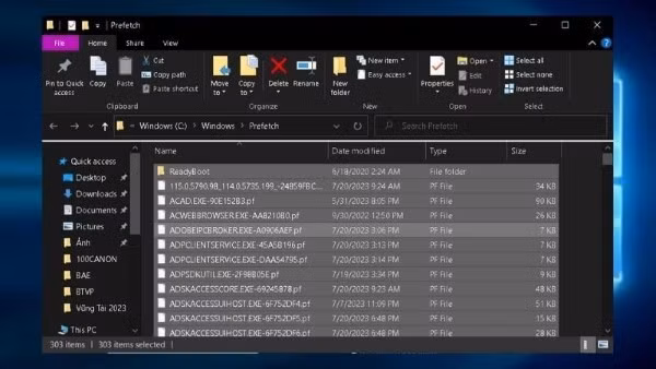 Chọn toàn bộ file > nhấn Delete