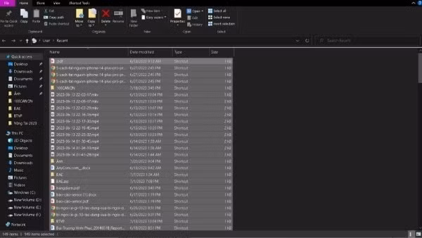 Nhấn phím Ctrl + A để chọn toàn bộ dữ liệu bằng > nhấn Delete
