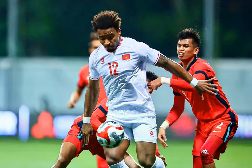 Tuyển Việt Nam nhập cuộc đầy tự tin trước chủ nhà Singapore. Ảnh: Bảo Ngọc, Anh Tiến.