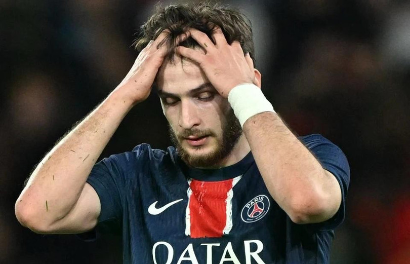 PSG thua trận đầu tại Ligue 1. PSG thua trận đầu tại Ligue 1.