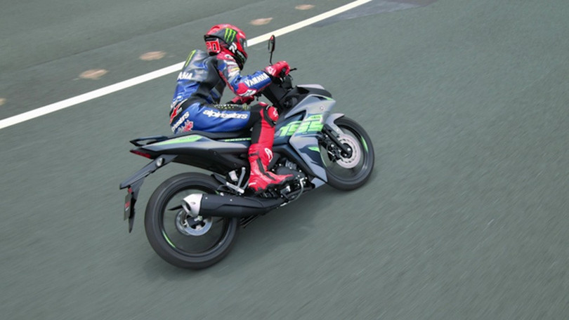 Điều khiển xe côn tay đòi hỏi sự khéo léo và kiên nhẫn, đặc biệt với những người mới bắt đầu.