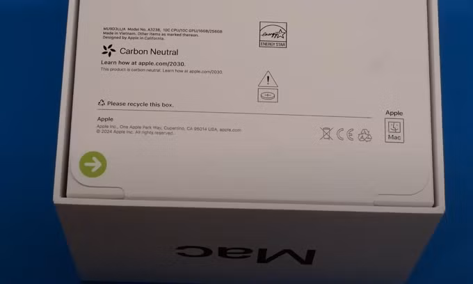 Hộp của Mac mini M4 với dòng chữ "Made in Vietnam". Ảnh chụp màn hình