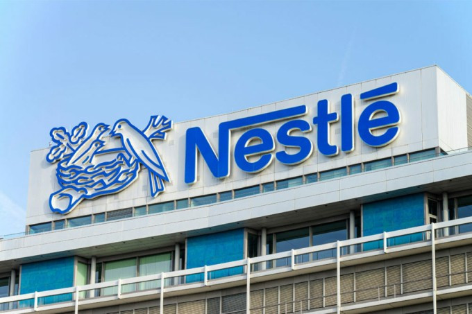 Nestlé đang trong đợt thu hồi sản phẩm sữa bột lớn nhất từ trước tới nay do nghi nhiễm độc tố, phạm vi trên toàn cầu. Ảnh: Independent