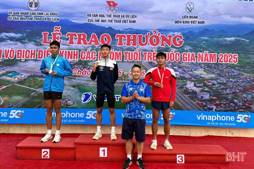 VĐV Nguyễn Văn Dần giành HCV ở nội dung 800m nam, lứa tuổi 2010-2011. bqbht_br_1.jpg