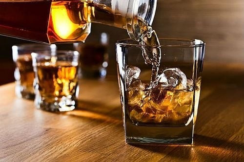 Uống rượu có chừng mực để bảo vệ bản thân khỏi nguy cơ mắc gan nhiễm mỡ Uống rượu có chừng mực để bảo vệ bản thân khỏi nguy cơ mắc gan nhiễm mỡ