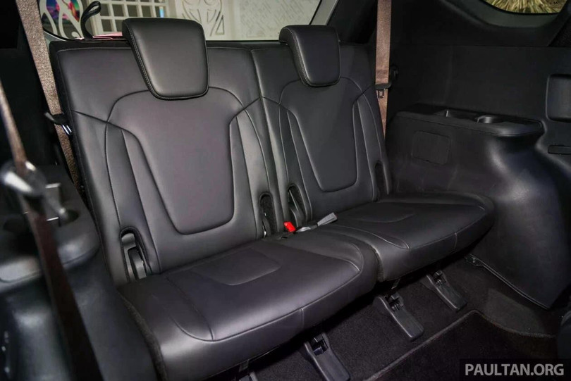 Cần số điện tử to bản nay cũng xuất hiện trên Stargazer, thừa hưởng từ đàn anh Santa Fe. Theo truyền thông quốc tế, Stargazer X được trang bị thêm công nghệ làm mát ghế lái.