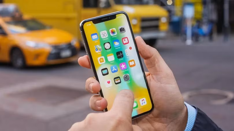 iPhone X đặt nền móng cho các mẫu iPhone trong tương lai. Ảnh: Cnet.