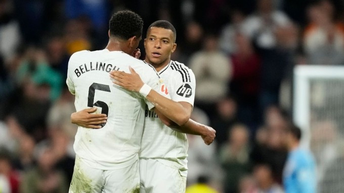 Mbappe (phải) mừng bàn trong trận Real 2-1 Mallorca ở vòng 36 La Liga tối 14/5. Ảnh: AFP Mbappe (phải) mừng bàn trong trận Real 2-1 Mallorca ở vòng 36 La Liga tối 14/5. Ảnh: AFP