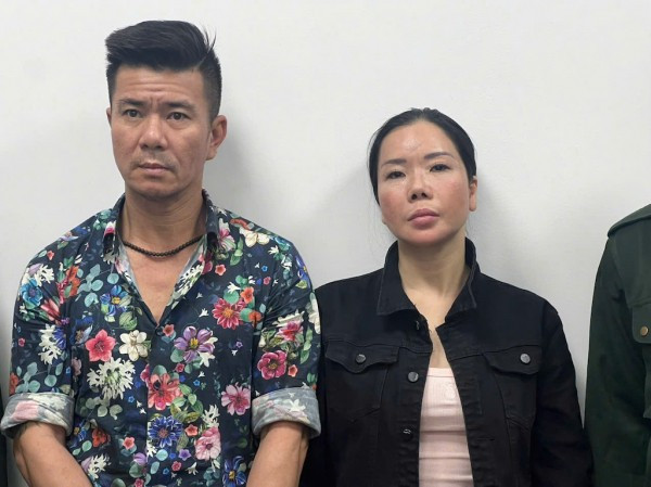 Vợ chồng Nguyễn Thị Mai Anh và Lê Văn Đông. Vợ chồng Nguyễn Thị Mai Anh và Lê Văn Đông.