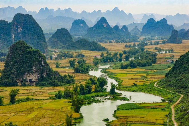 Cảnh quan thiên nhiên tươi đẹp và yên bình là một trong những điểm thu hút du khách quốc tế đến Việt Nam. (Ảnh minh họa: CTV/Vietnam+) Cảnh quan thiên nhiên tươi đẹp và yên bình là một trong những điểm thu hút du khách quốc tế đến Việt Nam. (Ảnh minh họa: CTV/Vietnam+)
