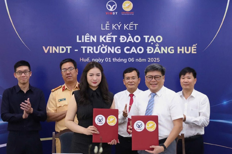 VinDT và Trường Cao đẳng Huế ký kết liên kết chương trình đào tạo. a1-10.jpg