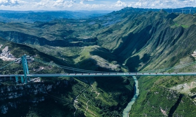 Cầu hẻm núi Hoa Giang trước khi thông xe. Ảnh: Xinhua