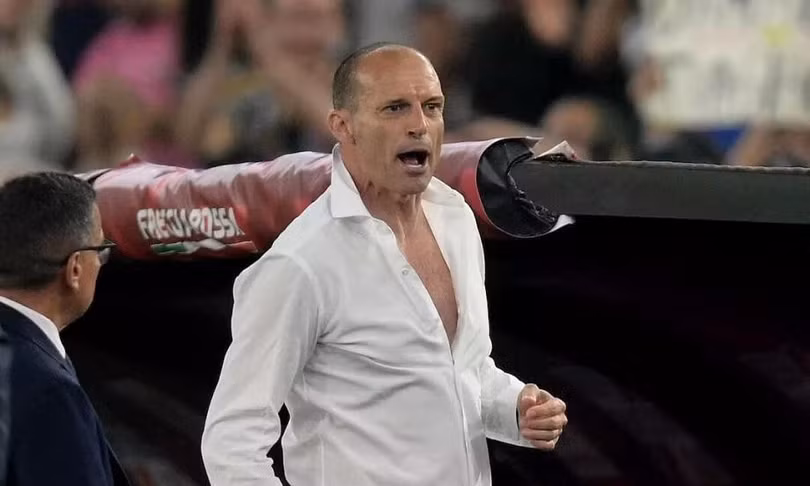 Theo truyền thông Anh, Massimiliano Allegri được coi là dễ thay thế Amorim. Cựu thuyền trưởng Juventus từng được Sir Alex ca ngợi là "bậc thầy chiến thuật", và suýt chút nữa được bổ nhiệm thay Ten Hag vào tháng 10/2024. Allegri bị Juve sa thải chỉ hai ngày sau khi vô địch Coppa Italy, sau khi xung đột nảy lửa với phóng viên và Giám đốc Thể thao Cristiano Giuntoli. Dù vậy, ông từng giành 5 Scudetto, 5 cúp quốc gia và 2 lần vào tới chung kết Champions League cùng "Bà đầm già".