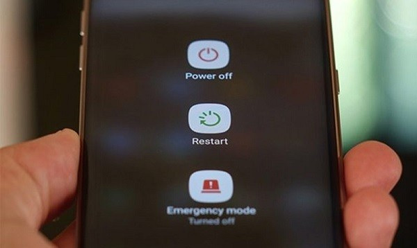 Hãy tạm dừng sử dụng và đặt máy ở nơi thoáng mát để cho thiết bị được nghỉ ngơi.