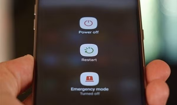 Hãy tạm dừng sử dụng và đặt máy ở nơi thoáng mát để cho thiết bị được nghỉ ngơi.