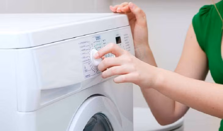 Tùy chỉnh lại mức nước và áp suất giúp khắc phục lỗi nước không chảy khỏi ống xả