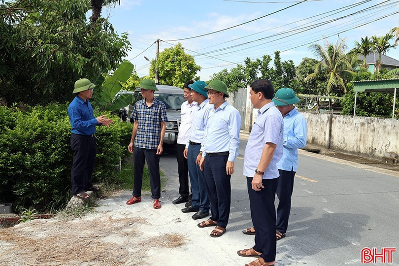Đoàn kiểm tra công tác phòng chống dịch tả lợn châu Phi tại xã Thạch Lạc. image-4860.jpg