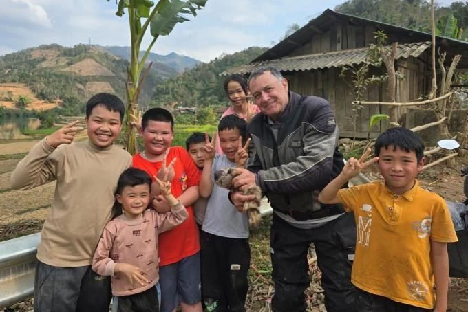 Barnett trong chuyến du lịch Việt Nam năm ngoái.