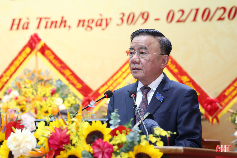 Đồng chí Trần Cẩm Tú - Ủy viên Bộ Chính trị, Thường trực Ban Bí thư phát biểu chỉ đạo tại Đại hội. bqbht_br_tran-cam-tu-2.jpg