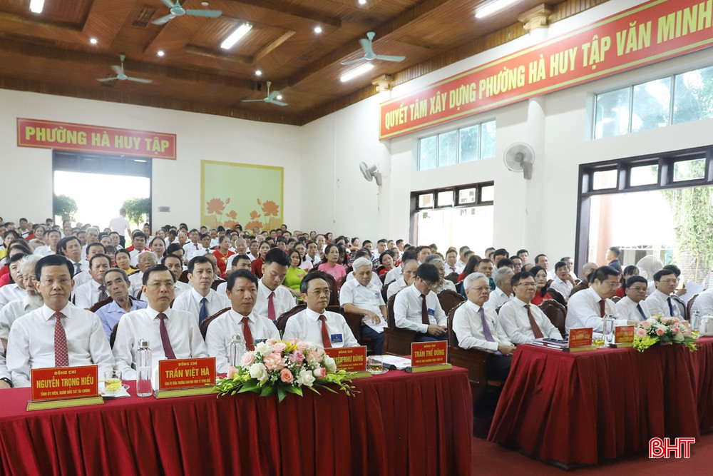 Các đại biểu tham dự Đại hội Đảng biểu phường hà Huy Tập lần thứ nhất nhiệm kỳ 2025 – 2030. bqbht_br_img-9893.jpg