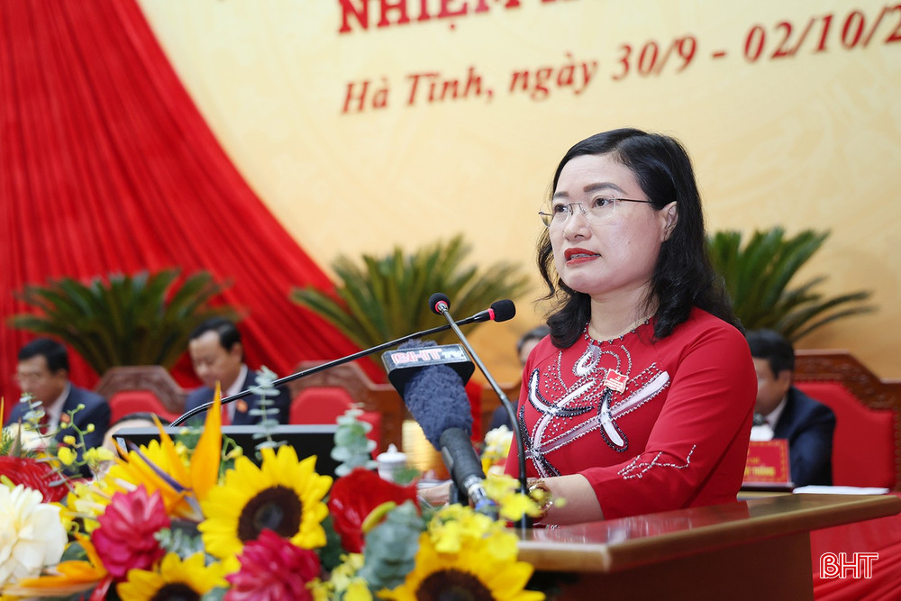 Đại biểu Nguyễn Thị Nguyệt trình bày tham luận. bqbht_br_nguyen-thi-nguyet.jpg