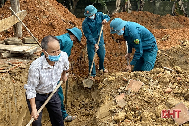 Xây nhà tình nghĩa cho dân quân có hoàn cảnh khó khăn ở Vũ Quang