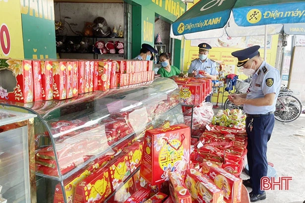 Thị trường tết Trung thu ở Hà Tĩnh: Vẫn còn nhiều đồ chơi trẻ em không rõ nguồn gốc