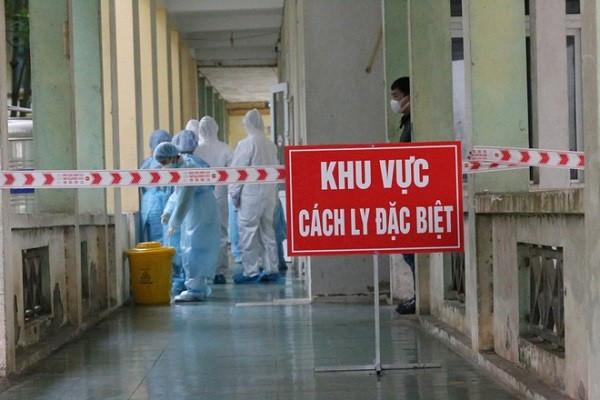 Sáng 14/9: Gần 1.100 ca COVID-19 nặng đang thở máy và ECMO; Người tiêm đủ 2 mũi vaccine ở Long An được đi lại thế nào? - Ảnh 2. Sáng 14/9: Gần 1.100 ca COVID-19 nặng đang thở máy và ECMO; Người tiêm đủ 2 mũi vaccine được đi lại thế nào?