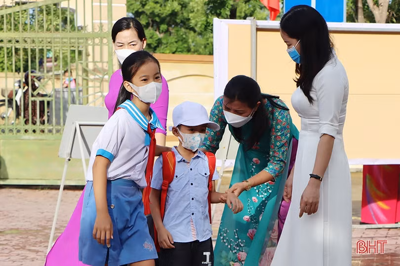 Ngày đến trường đầu tiên trong năm học mới tại Hà Tĩnh