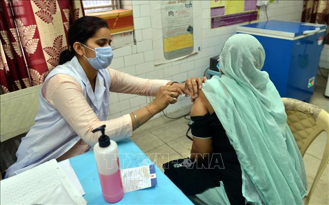 Ấn Độ lập kỷ lục tiêm vaccine hơn 20 triệu mũi/ngày