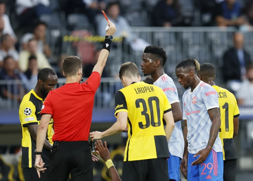 Man United thua ngược 1-2 dù Ronaldo ghi bàn