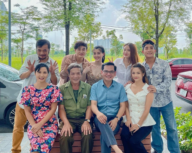 Hậu trường vui vẻ của phim “Ngày mai bình yên” trong ngày đóng máy