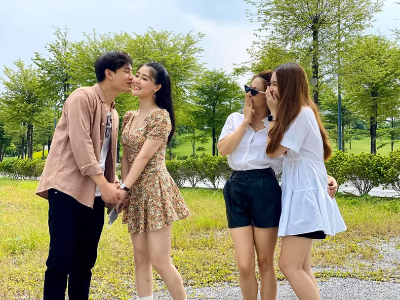 Hậu trường vui vẻ của phim “Ngày mai bình yên” trong ngày đóng máy