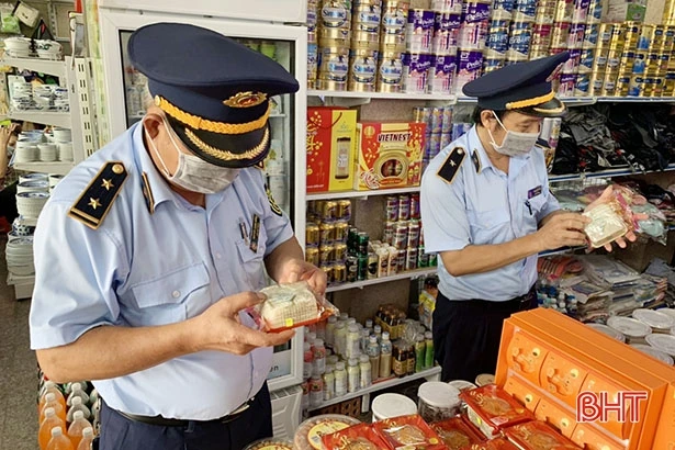 Thị trường tết Trung thu ở Hà Tĩnh: Vẫn còn nhiều đồ chơi trẻ em không rõ nguồn gốc