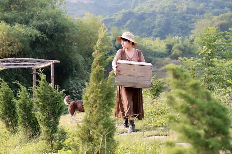 Cặp vợ chồng bỏ phố về quê, mở trang trại 1 ha