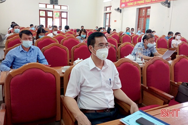 Hơn 8.500 cán bộ, công chức tham gia tổng rà soát hộ nghèo, cận nghèo ở Hà Tĩnh