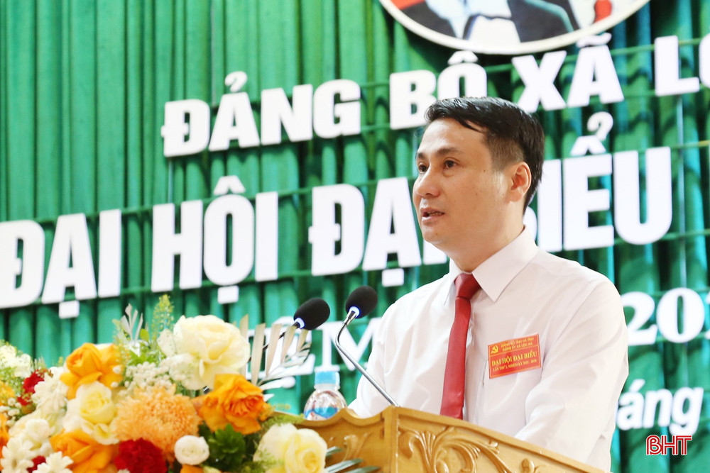 Đồng chí Nguyễn Việt Cường - Phó Bí thư Đảng ủy, Chủ tịch UBND xã phát biểu khai mạc đại hội. bqbht_br_img-3494a.jpg