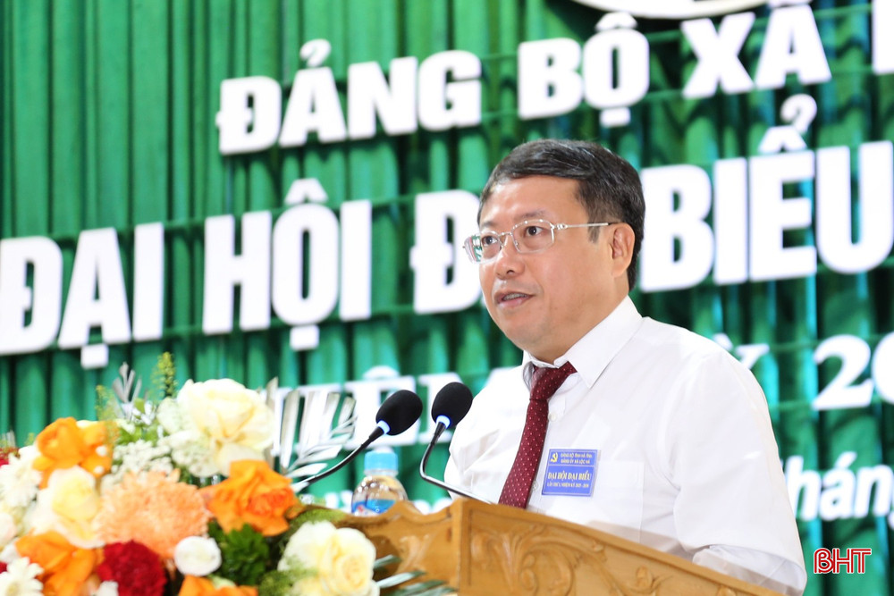 Phó Chủ tịch UBND tỉnh Dương Tất Thắng phát biểu chỉ đạo đại hội. bqbht_br_img-3535a.jpg