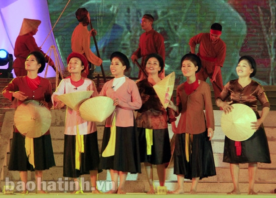 Long trọng Lễ vinh danh, rước Bằng ghi danh dân ca ví, giặm Nghệ Tĩnh ảnh 17