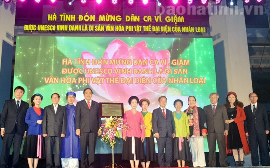 Long trọng Lễ vinh danh, rước Bằng ghi danh dân ca ví, giặm Nghệ Tĩnh ảnh 20