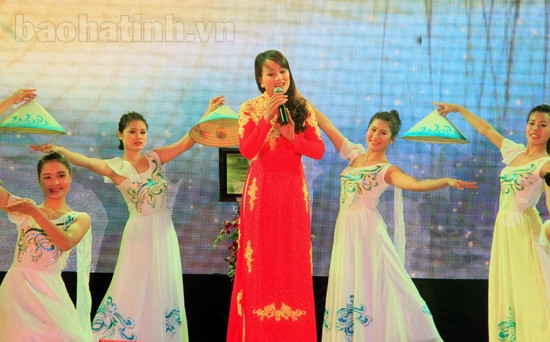 Long trọng Lễ vinh danh, rước Bằng ghi danh dân ca ví, giặm Nghệ Tĩnh ảnh 21