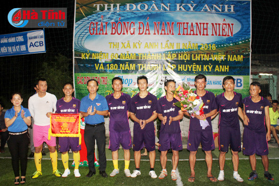 giai bong da nam thanh nien tx ky anh hap dan nguoi xem