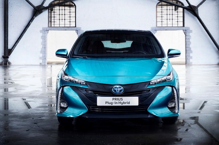 toyota prius plug in hybrid uong 1lit xang 100 km