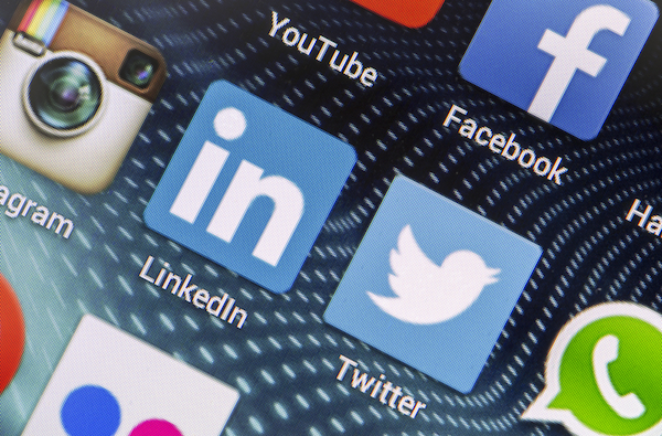 duc canh bao kien cac trang mang xa hoi khong chan noi dung kich dong