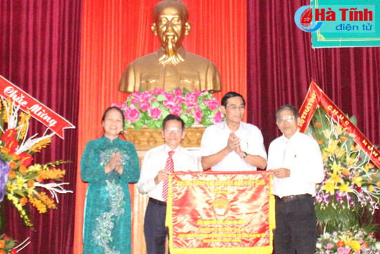 gap mat ky niem 20 nam ngay khuyen hoc viet nam